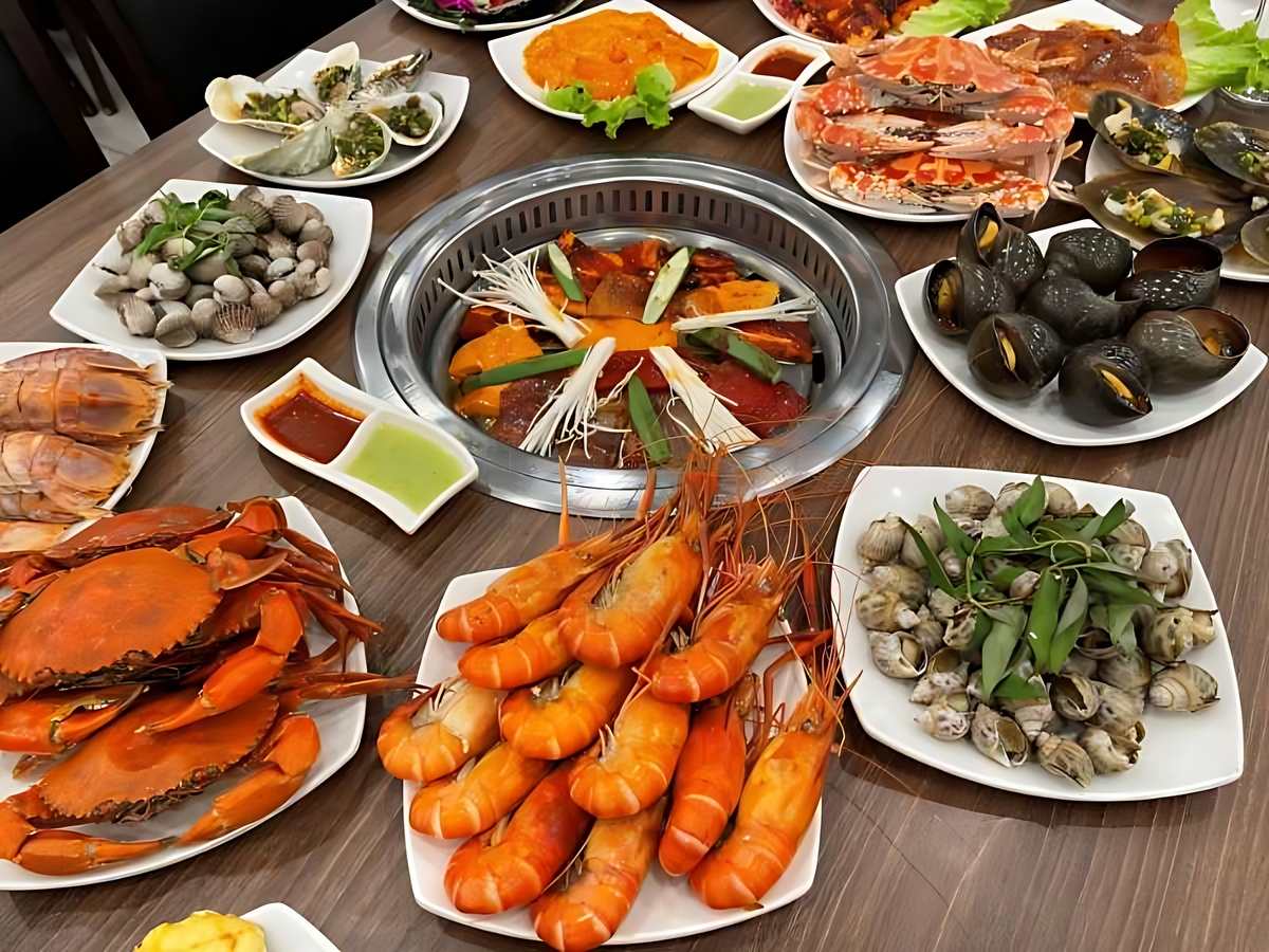Phú Quốc mang đến trải nghiệm ẩm thực đa quốc gia phong phú.
