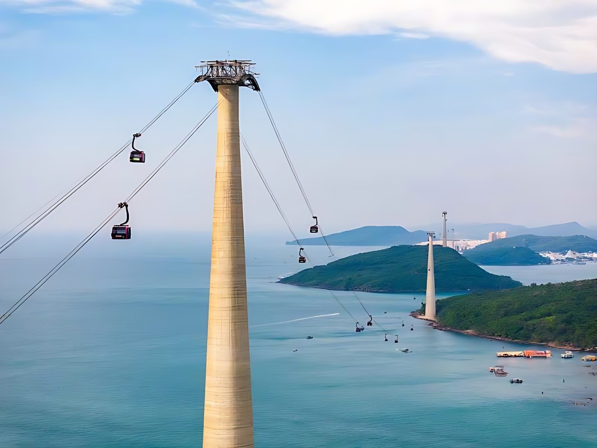 Du khách khám phá Sun World Hon Thom với hành trình cáp treo độc đáo