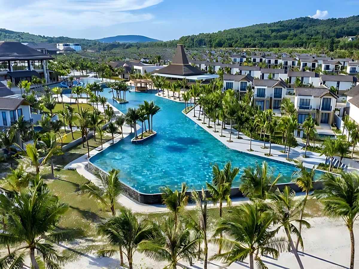 Phú Quốc nổi bật với hệ sinh thái nghỉ dưỡng ven biển