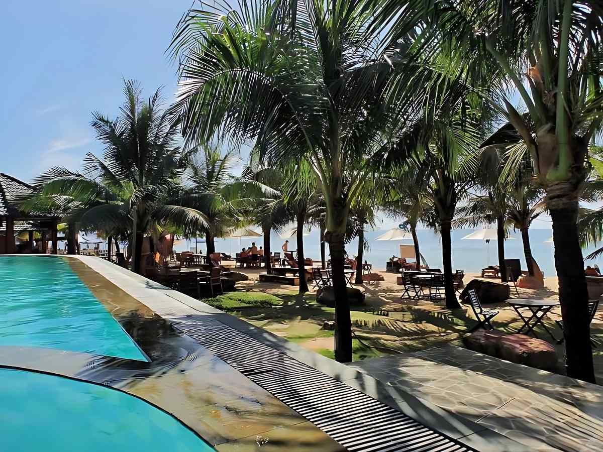 Du khách tắm bùn khoáng tại Galina Spa Phú Quốc