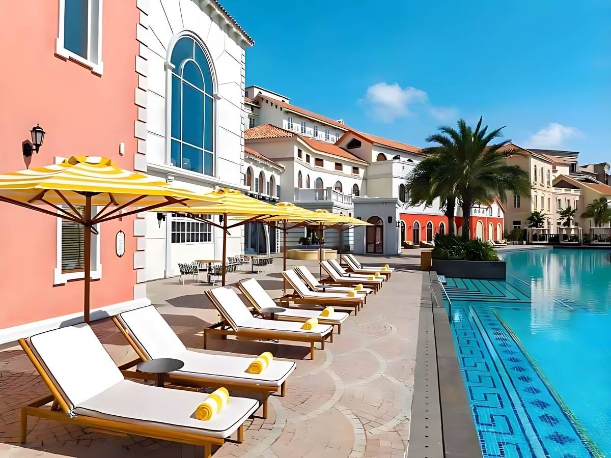 La Festa Phu Quoc Curio Collection by Hilton