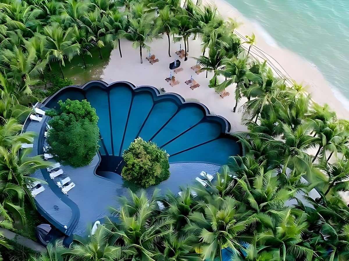 Resort New World Phú Quốc ven biển
