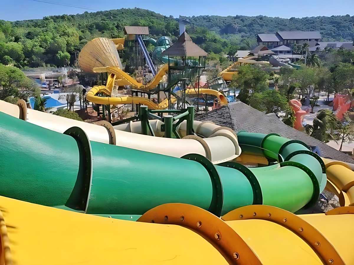 Đường trượt nước dốc nhẹ tại Aquatopia cho người mới