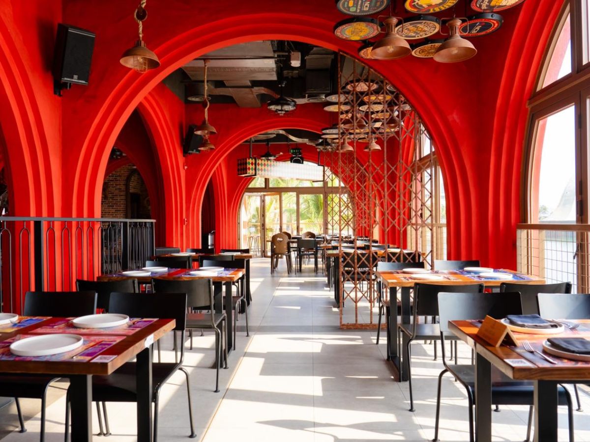 Mái vòm đỏ của Sun Bavaria GastroPub