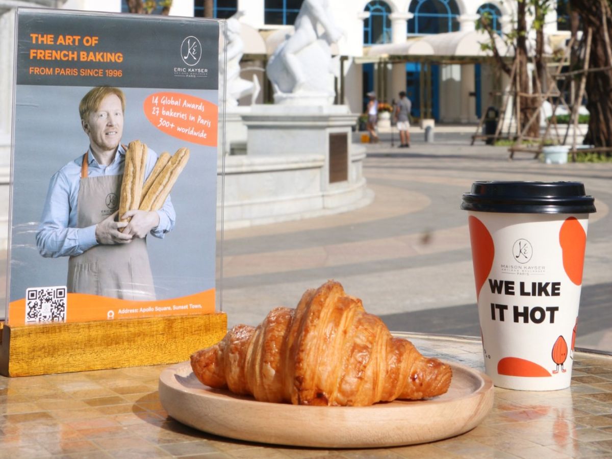 Croissant và cà phê Eric Kayser tại Sunset Town