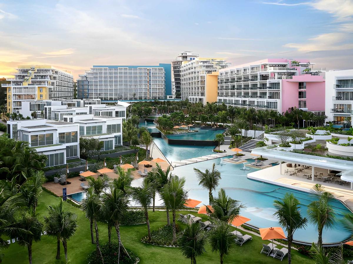 Premier Residences Phú Quốc Emerald Bay gần biển