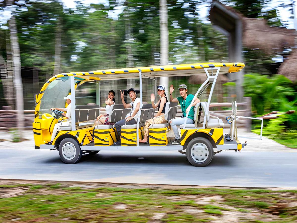 Xe điện Phú Quốc di chuyển linh hoạt trong khu du lịch