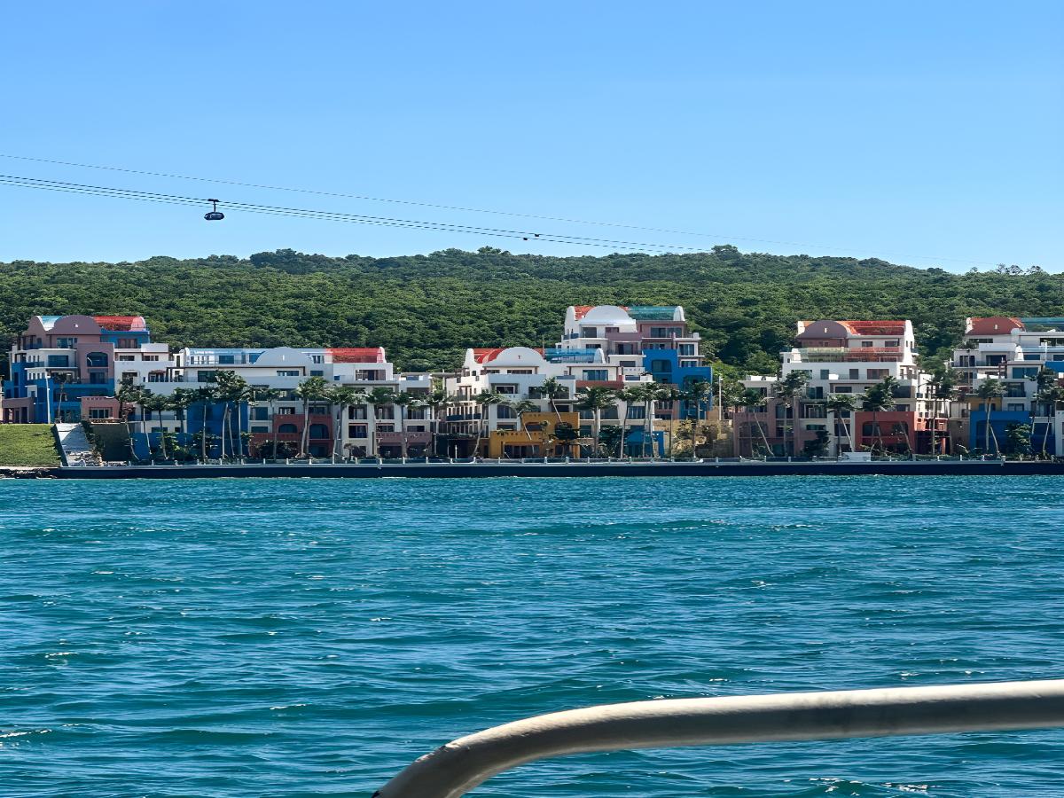 Premier Village Phú Quốc với villa hồ bơi riêng hướng biển