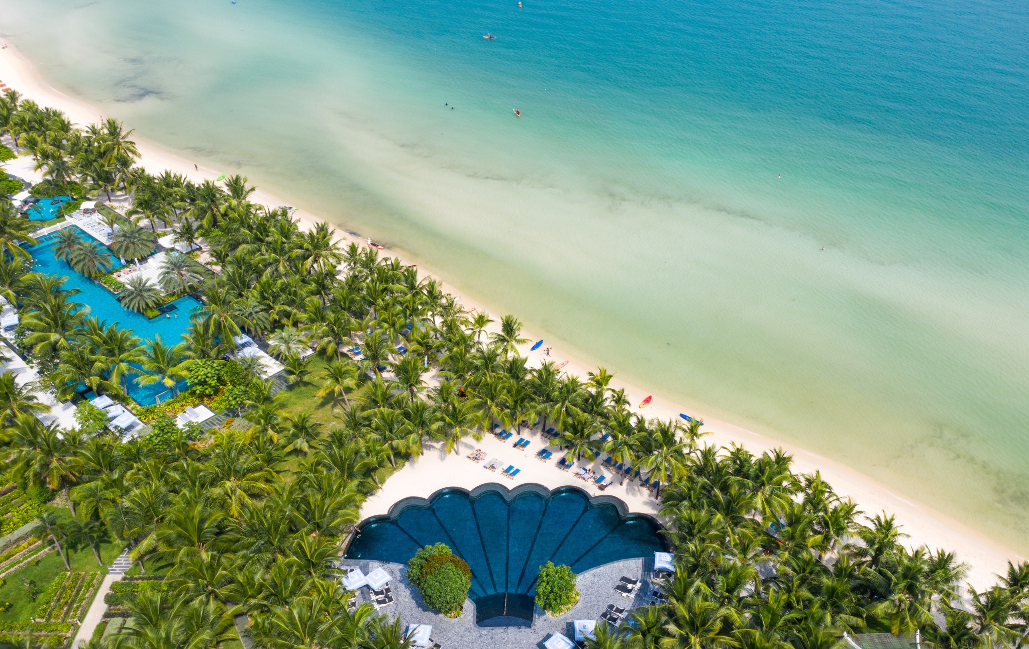 Những hệ thống resort ven biển, biệt thự có hồ bơi riêng nhưng mức giá dễ tiếp cận đã tạo sức cạnh tranh nổi bật cho Phú Quốc. Ảnh: JW Marriott Phu Quoc Emerald Bay