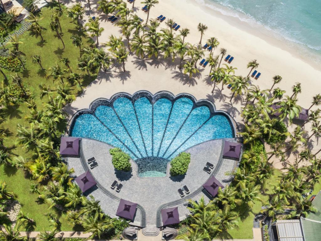 Khu nghỉ dưỡng JW Marriott Phu Quoc Emerald Bay với bể bơi vỏ sò khổng lồ độc đáo (Nguồn: Sưu tầm)
