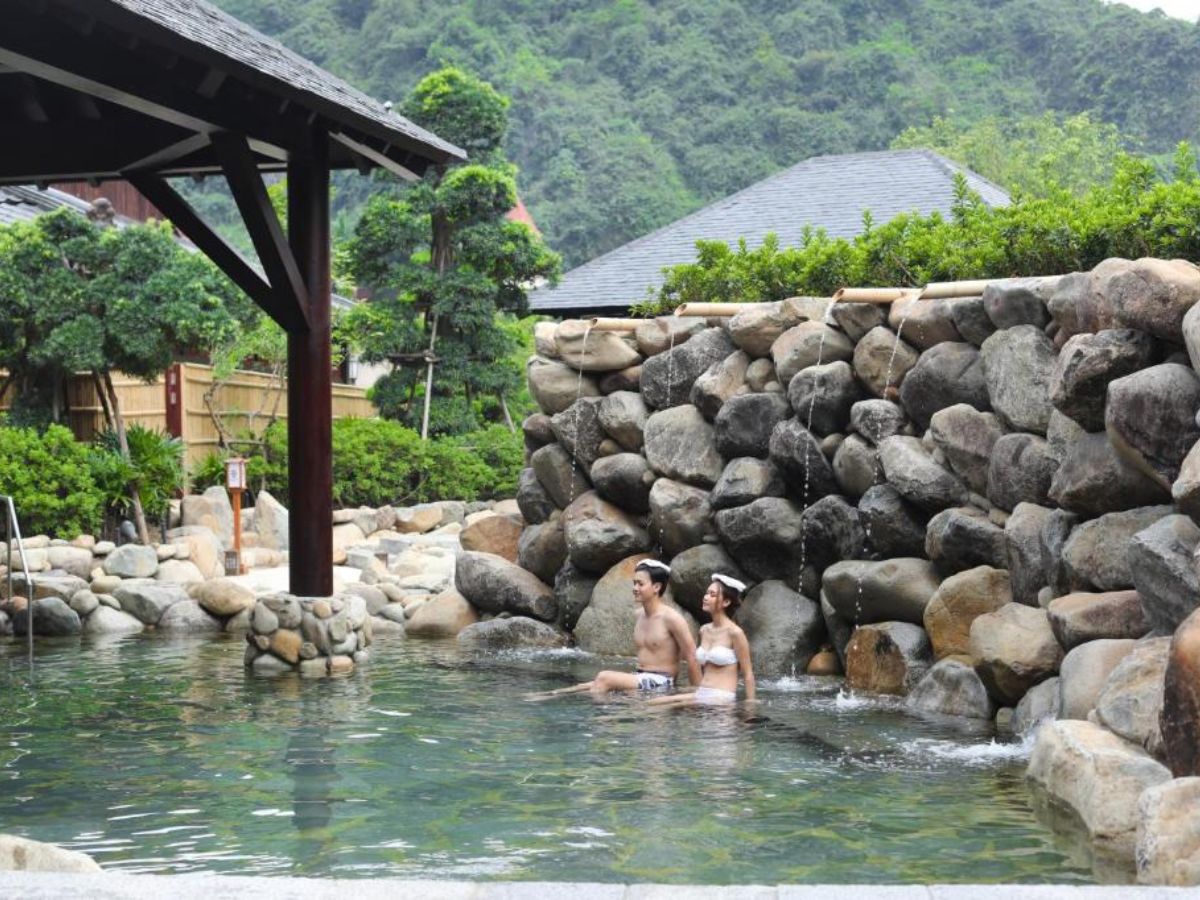 ho-boi-va-khu-vuc-thu-gian-tai-yoko-onsen-quang-hanh