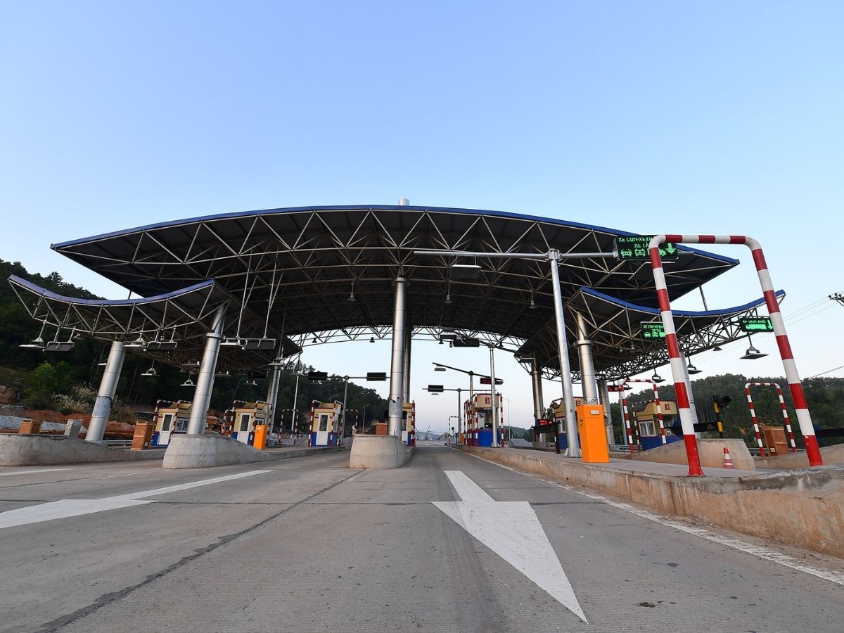 Cao tốc Hạ Long Vân Đồn áp dụng công nghệ thu phí tự động không dừng ETC hiện đại nhất