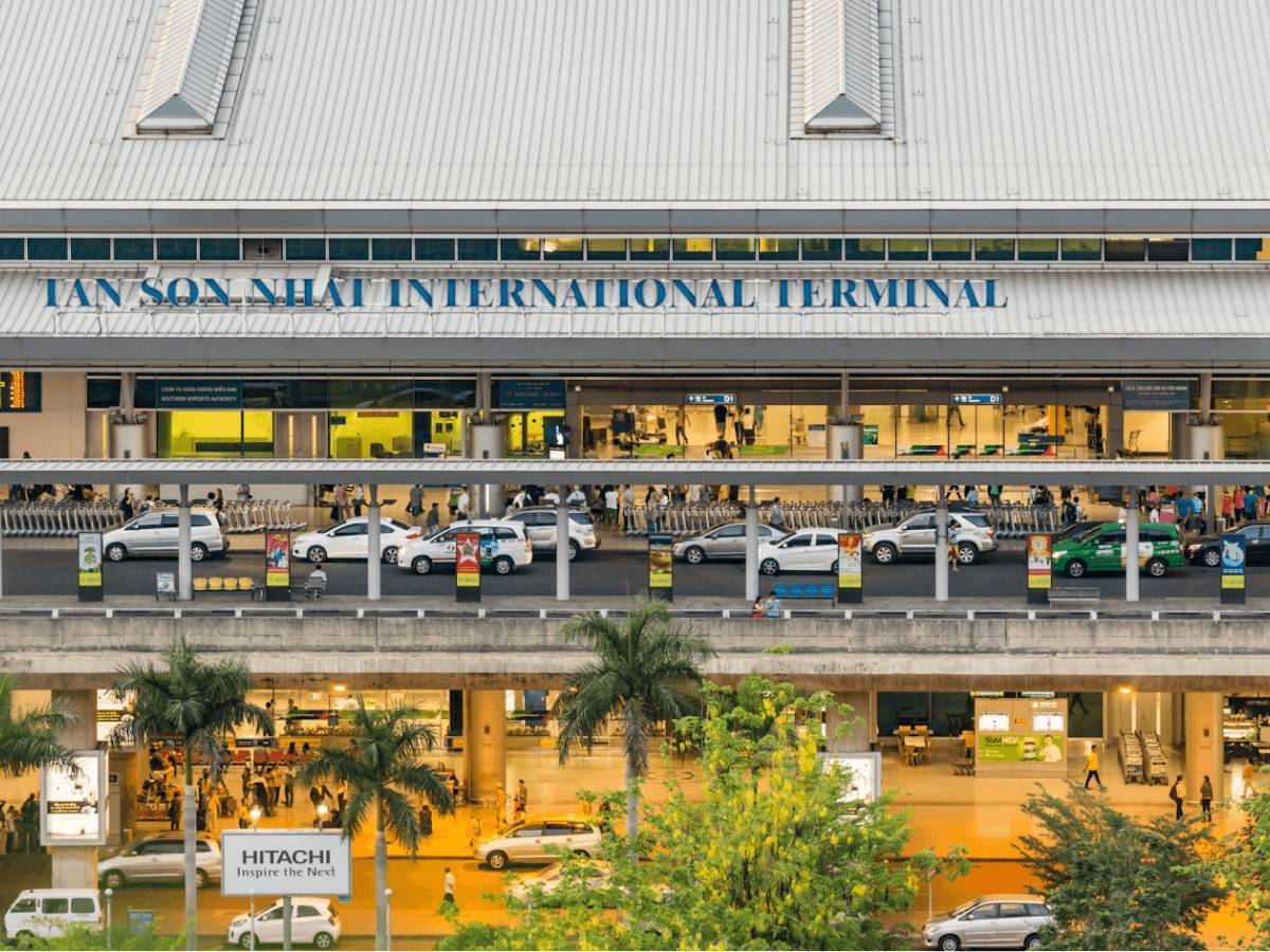 Máy bay là lựa chọn tối ưu cho hành trình từ TP.HCM đi Hạ Long nhờ tiết kiệm thời gian