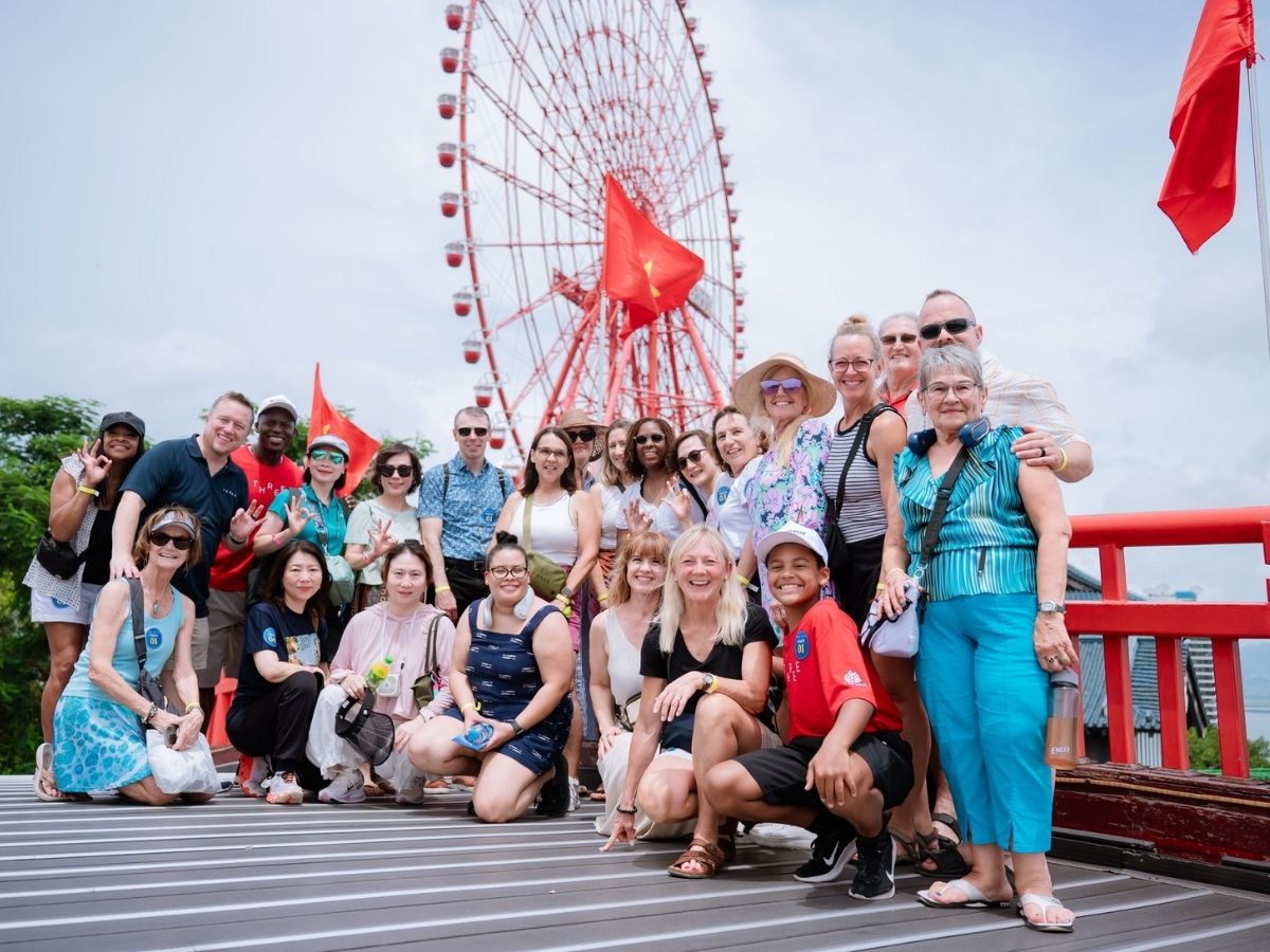 Chợ trung tâm Móng Cái dễ dàng kết nối với những điểm du lịch nổi tiếng khác như Sun World Ha Long.