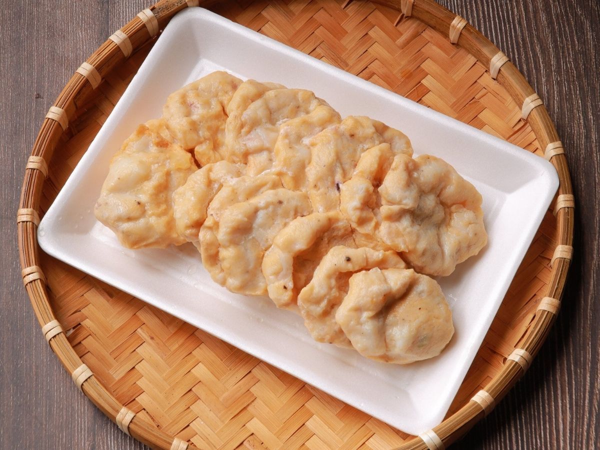 Chả mực Hạ Long là “gương mặt đại diện” không thể thiếu khi nhắc đến bánh kẹo đặc sản Quảng Ninh.