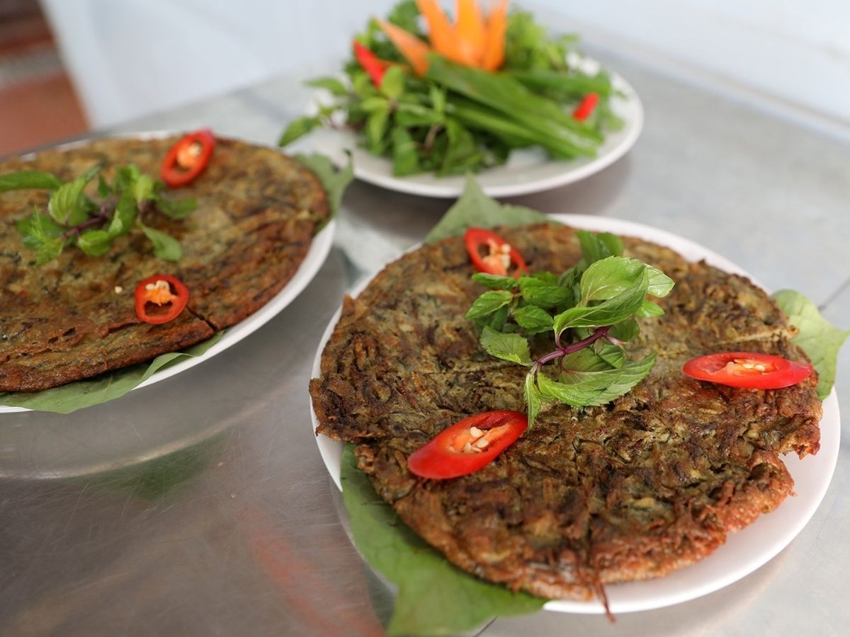 Chả rươi Đông Triều là món ăn theo mùa được yêu thích trong ẩm thực Quảng Ninh.