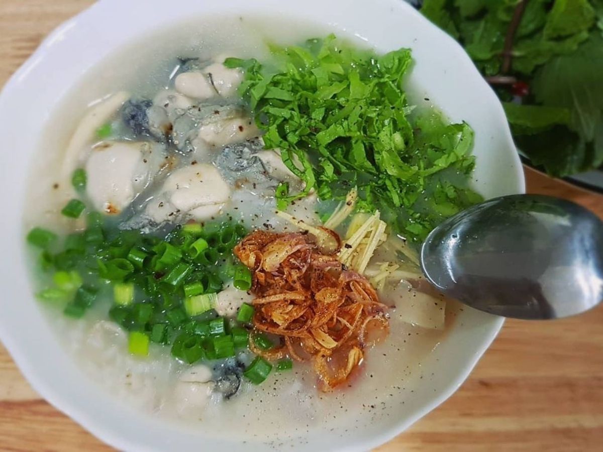 Hà biển loại nhuyễn thể bám đá được nấu cùng gạo tẻ, thịt băm tạo thành món cháo cực ngon. (Nguồn: Sưu tầm)