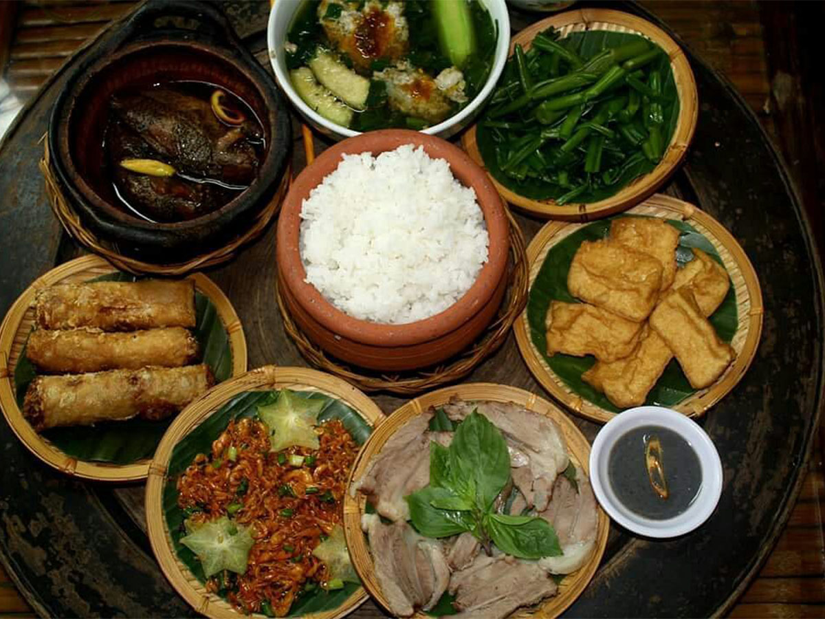 Kinh nghiệm và lưu ý khi dùng bữa tại nhà hàng Hoàng Quân Quảng Ninh.