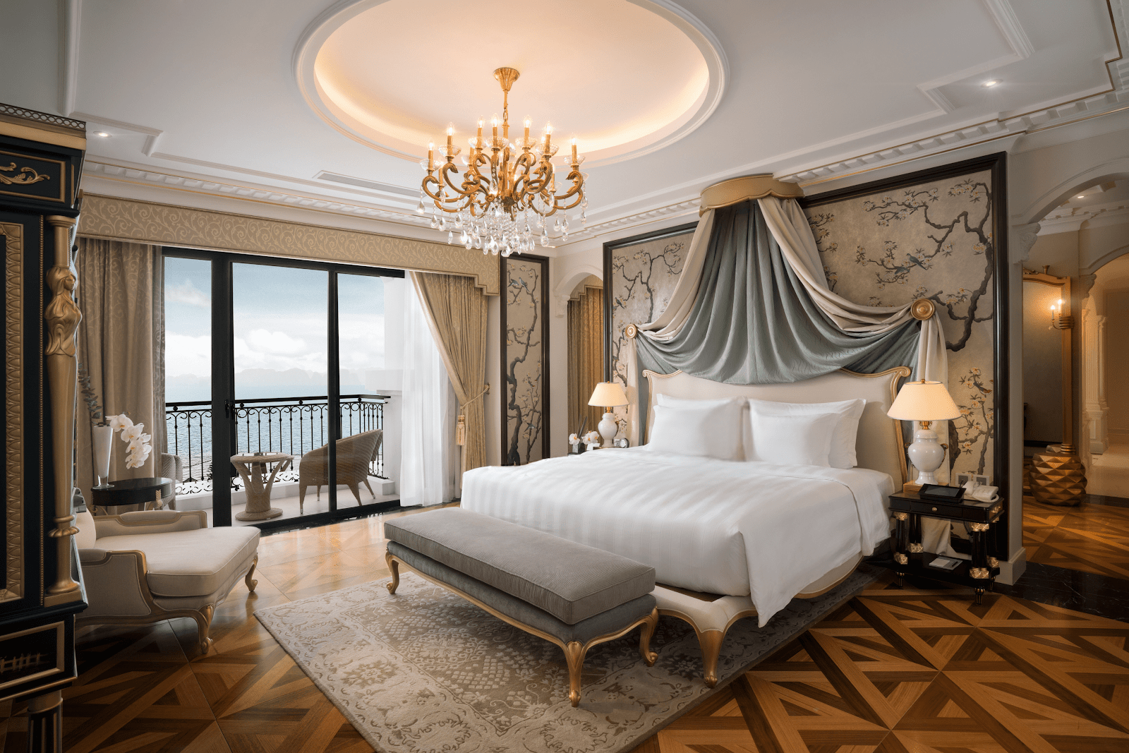 Vinpearl Resort & Spa Hạ Long với thiết kế phòng ngủ sang trọng, đẳng cấp.