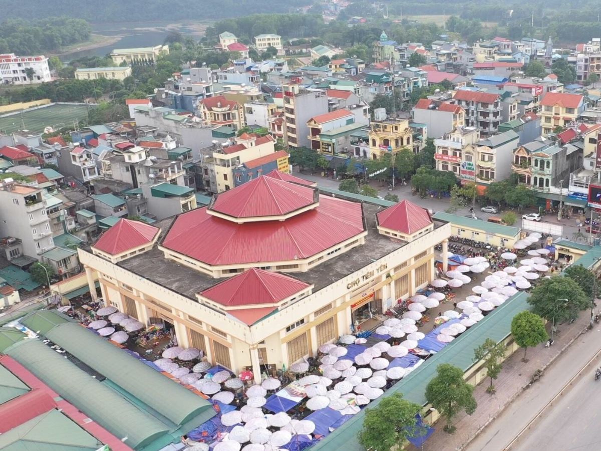 Chợ Tiên Yên là nơi hội tụ hương vị ẩm thực địa phương.