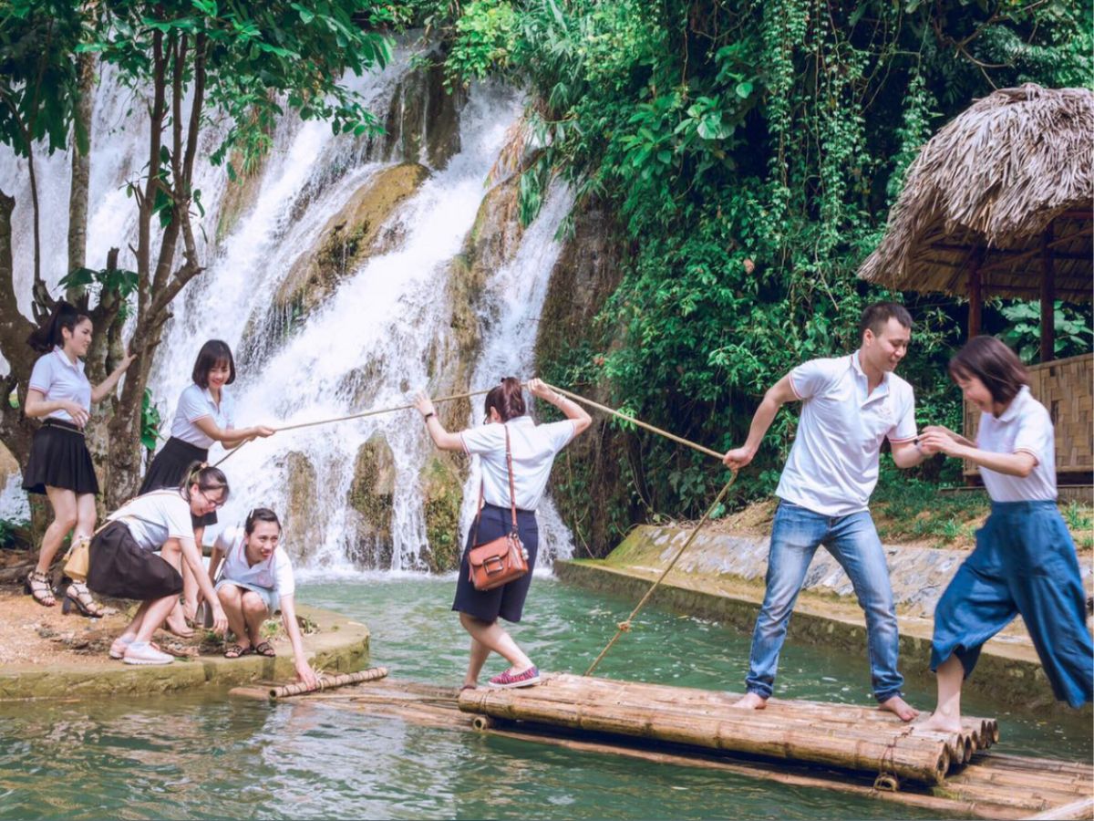 Cắm trại và tổ chức các hoạt động ngoài trời trong khu sinh thái thác Mơ
