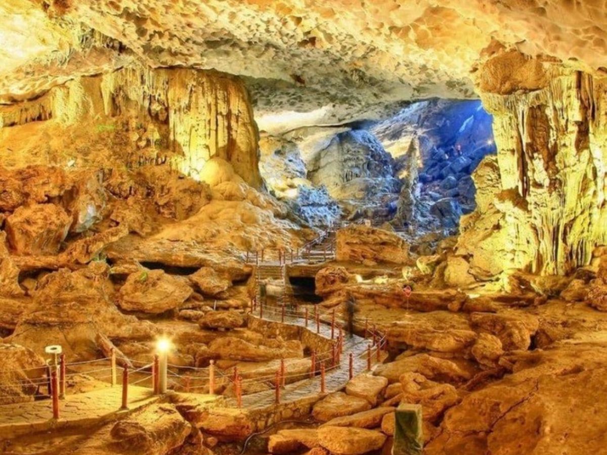 Động Thiên Cung được ví như cung điện trong lòng núi với nhũ đá măng đá độc đáo. (Nguồn: Sưu tầm)