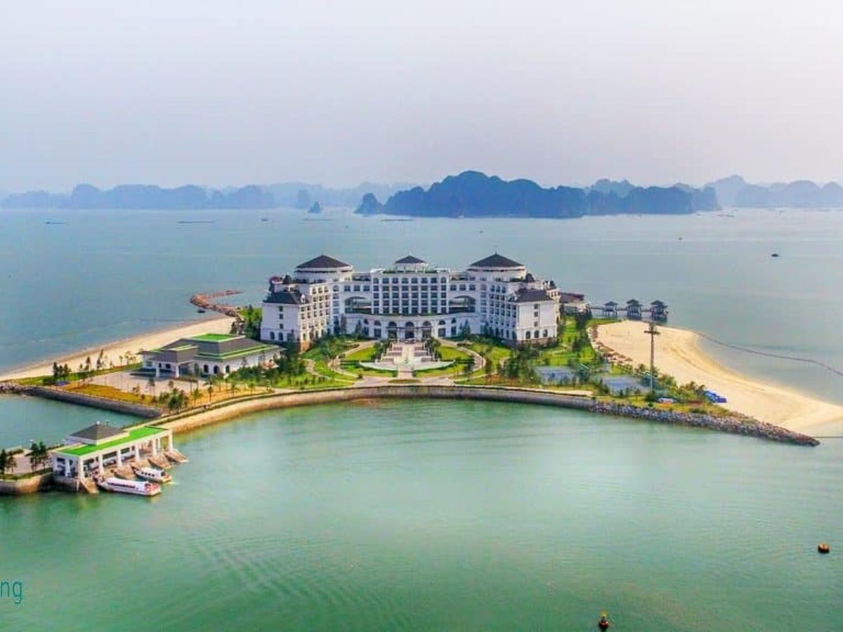 Sự kết hợp giữa Vinpearl Resort và Ambassador Cruise mang đến trải nghiệm nghỉ dưỡng tiêu chuẩn cao. (Nguồn: Sưu tầm)