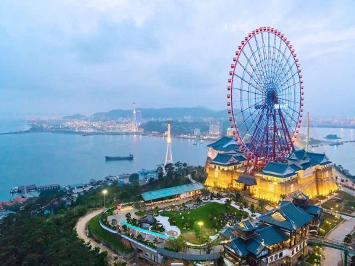 Gia đình có trẻ nhỏ nên kết hợp vui chơi tại Sun World Ha Long và tour vịnh trong ngày. (Nguồn: Sưu tầm)