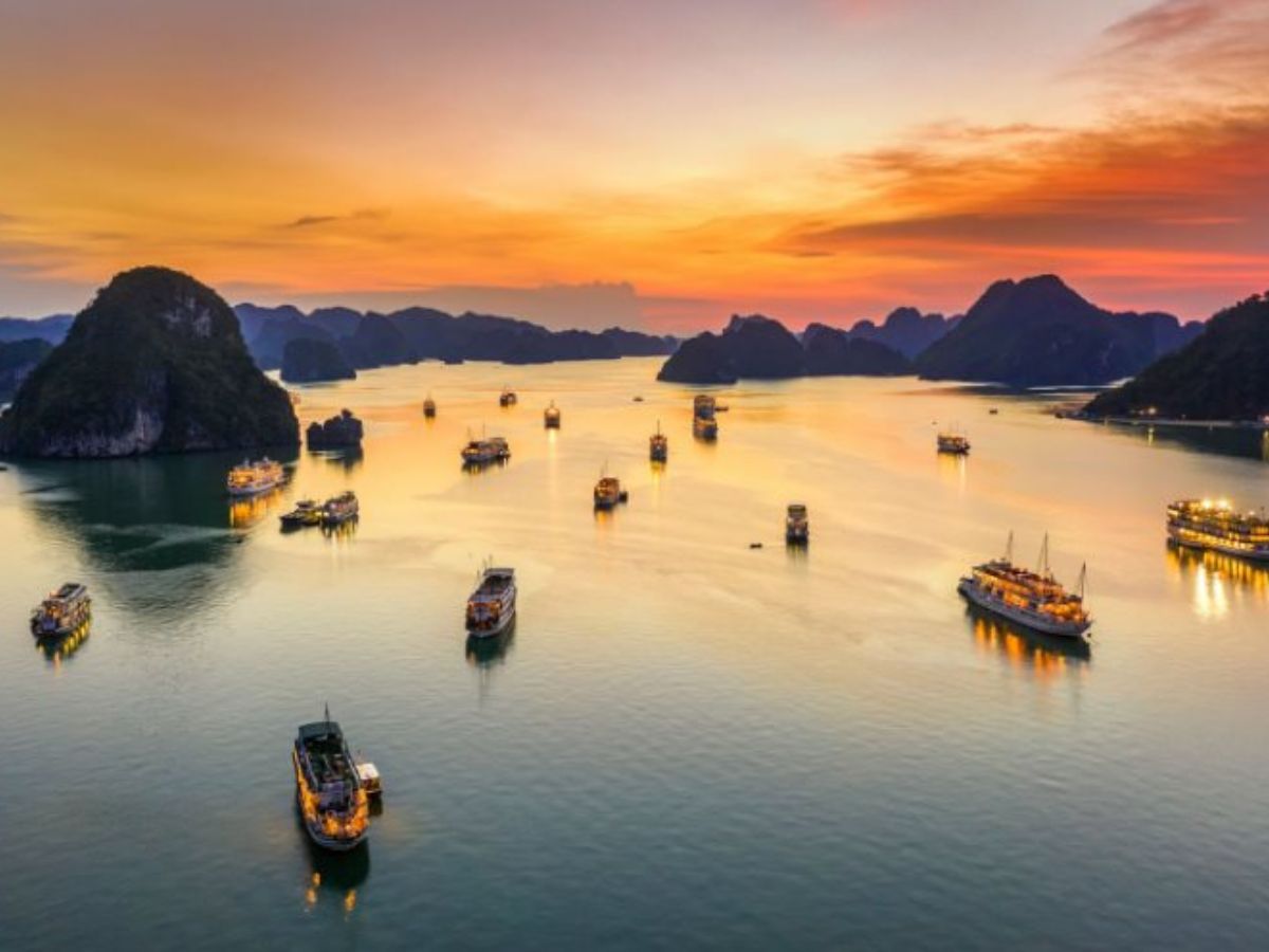 Cuối tháng 4 Quảng Ninh có thời tiết giao mùa dễ chịu ban ngày nắng ấm nhiệt độ khoảng 25 đến 30 độ C. (Nguồn: Sưu tầm)