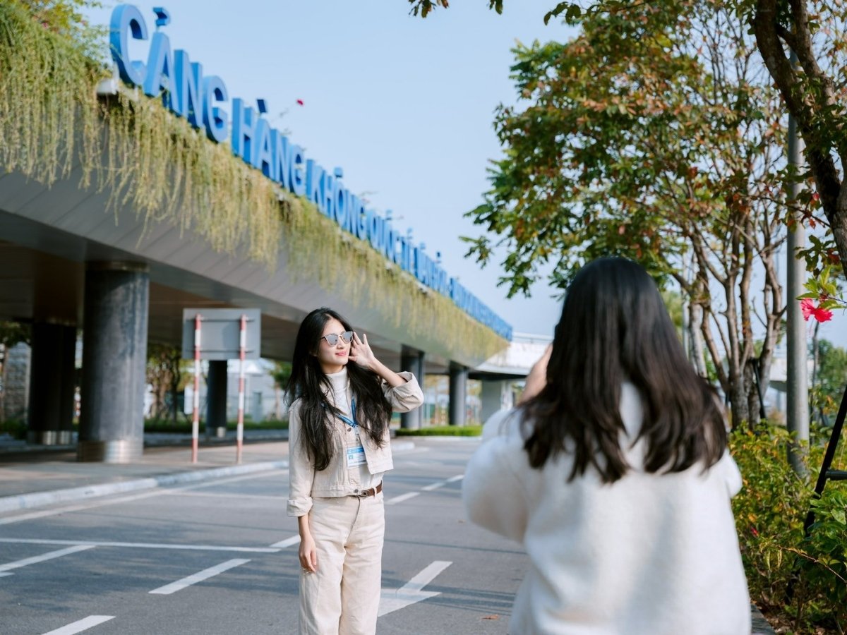 Với du khách từ TP.HCM và khu vực miền Nam, phương án thuận tiện nhất là bay đến sân bay Vân Đồn (Quảng Ninh) (Nguồn: Sưu tầm)