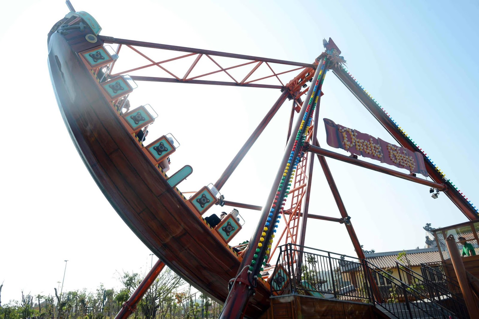 Các trò chơi mạo hiểm tại Sun World Ha Long mang đến trải nghiệm đầy phấn khích. (Nguồn: Sưu tầm)