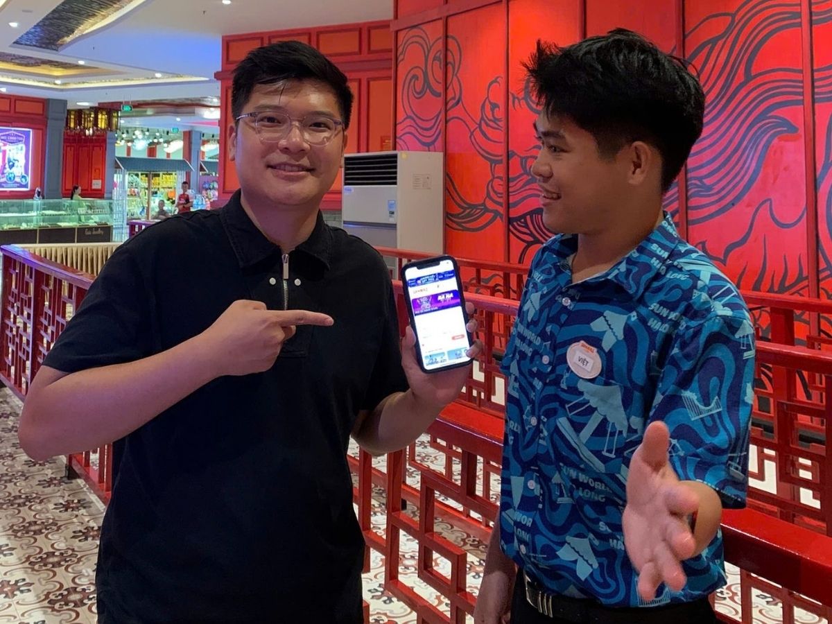 Khi đến Sun World Ha Long, bạn chỉ cần mở mã QR và đưa tại cổng kiểm soát để quét mã xác nhận