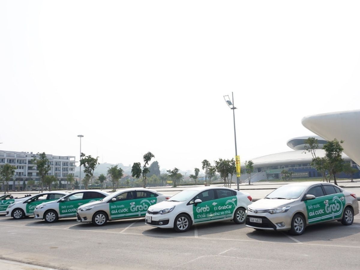 Taxi hoặc xe công nghệ là lựa chọn nhanh chóng và tiện lợi nhất khi đi Sun World từ Bãi Cháy.