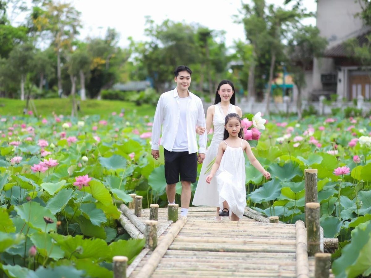 Buổi sáng là thời điểm lý tưởng để chụp ảnh Sun World Ha Long nếu du khách muốn có những bức ảnh sáng, rõ và ít bị gắt nắng.