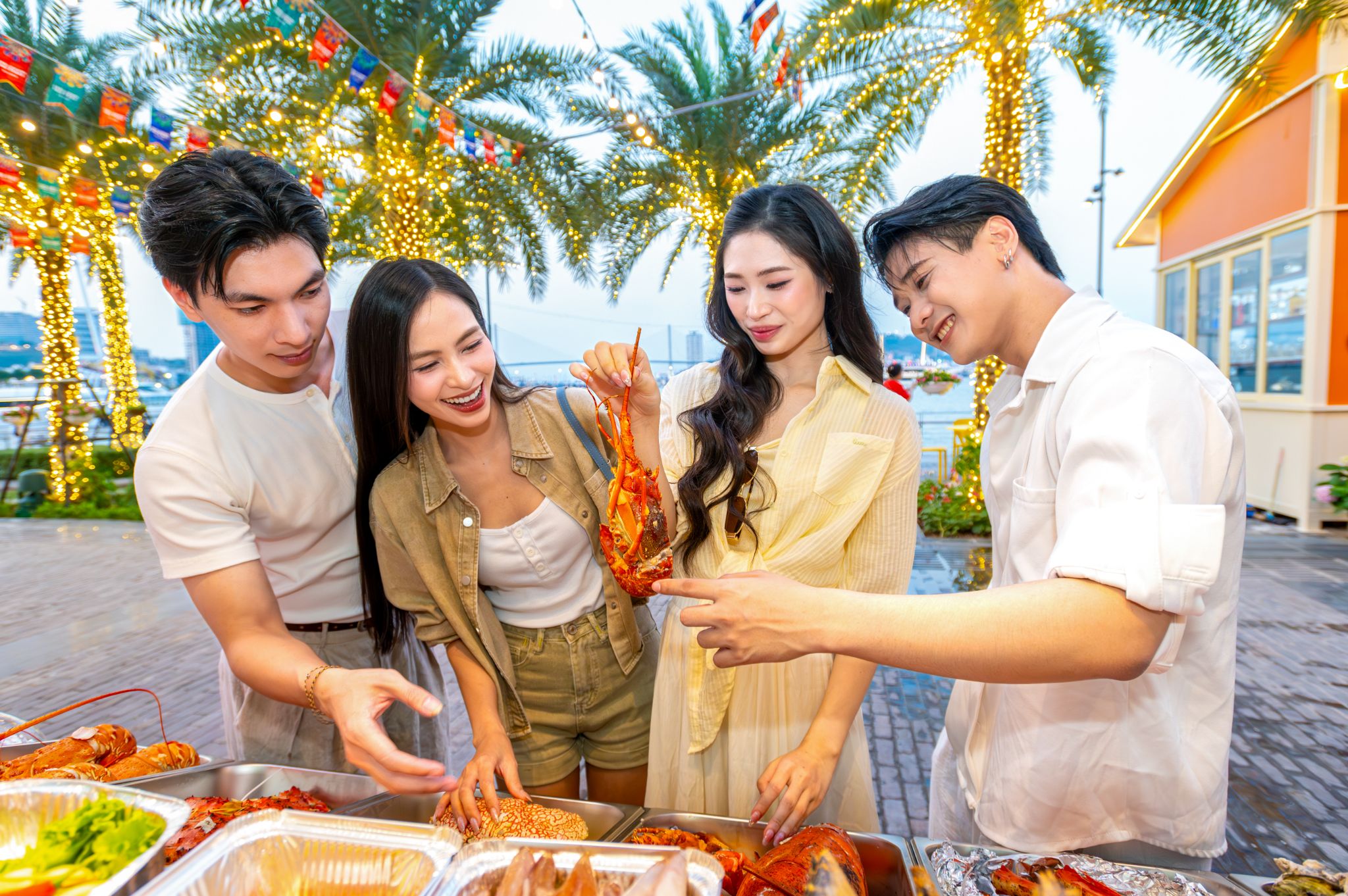 Hải sản tại VUI-Fest đa dạng với nhiều cách chế biến như hấp, nướng và sốt