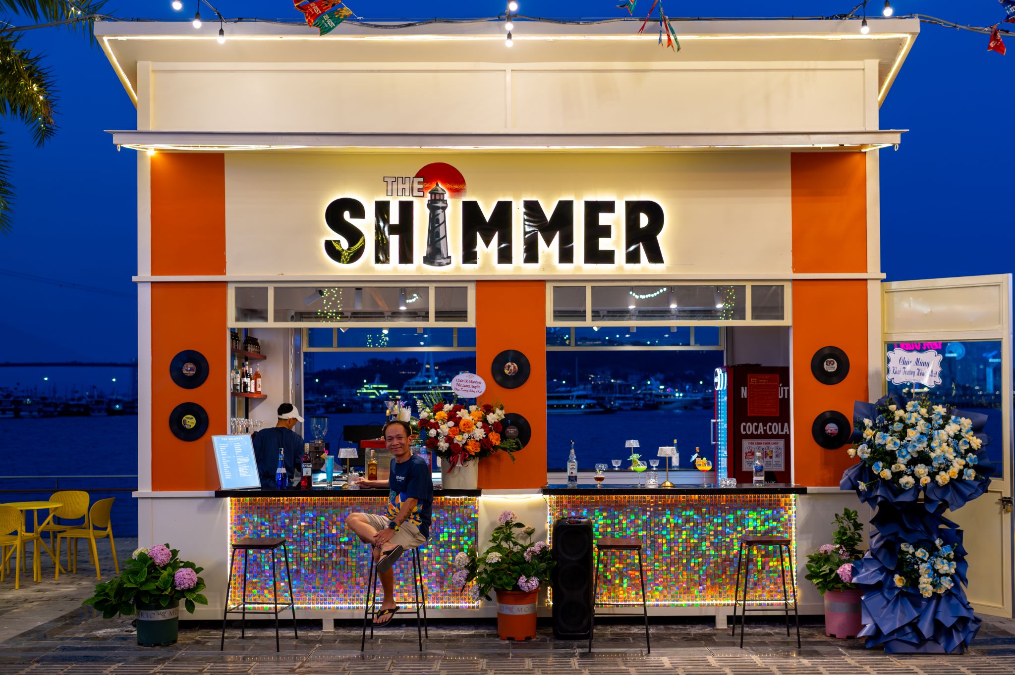 Khu mini bar phong cách thùng gỗ với bia thủ công Sun KraftBeer
