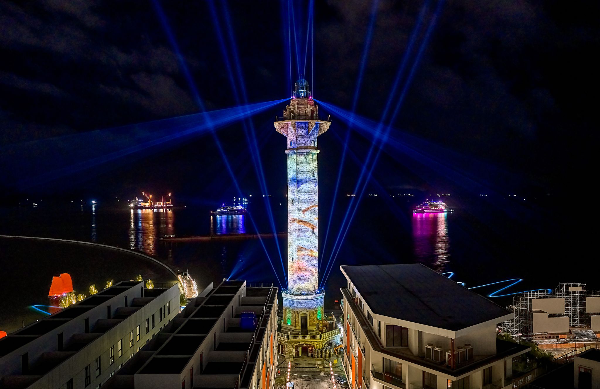 Khu sân khấu VUI-Fest Ha Long luôn sôi động với các màn biểu diễn nghệ thuật đường phố