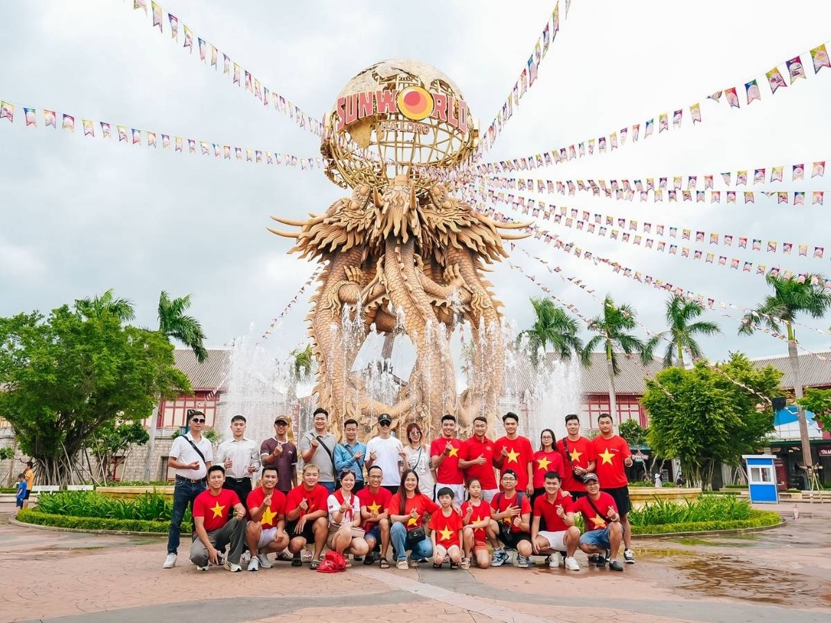 Một ngày trọn vẹn với VUI-Fest Hạ Long nên bắt đầu từ buổi sáng tại Dragon Park khu vui chơi cảm giác mạnh nổi bật thuộc Sun World Ha Long.