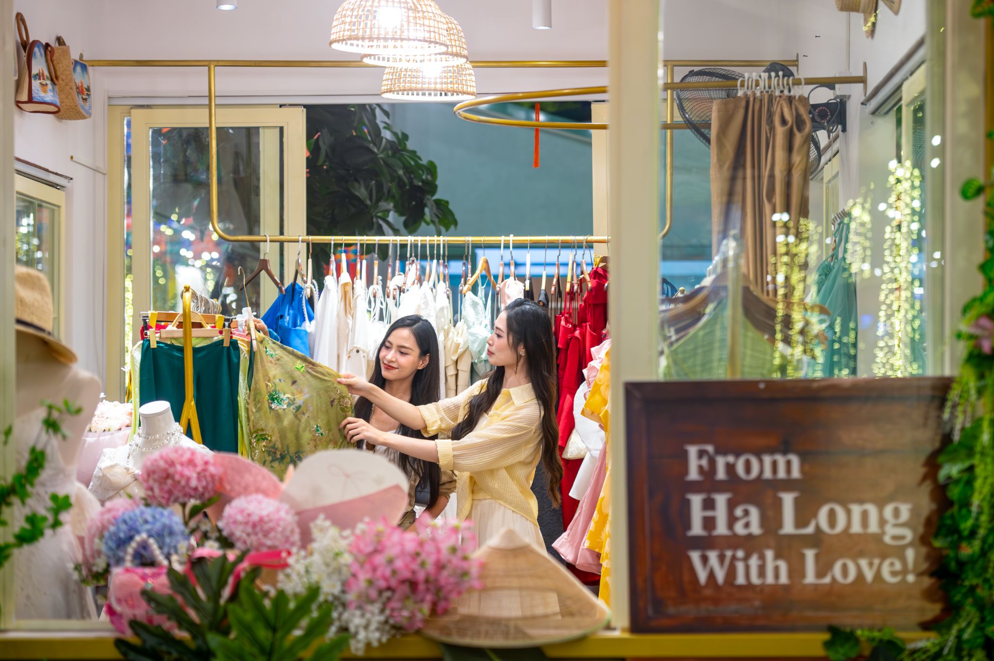 VUI-Fest nằm tại khu Bãi Cháy trung tâm du lịch sôi động nhất Hạ Long, nơi tập trung nhiều khách sạn, nhà hàng và điểm giải trí.
