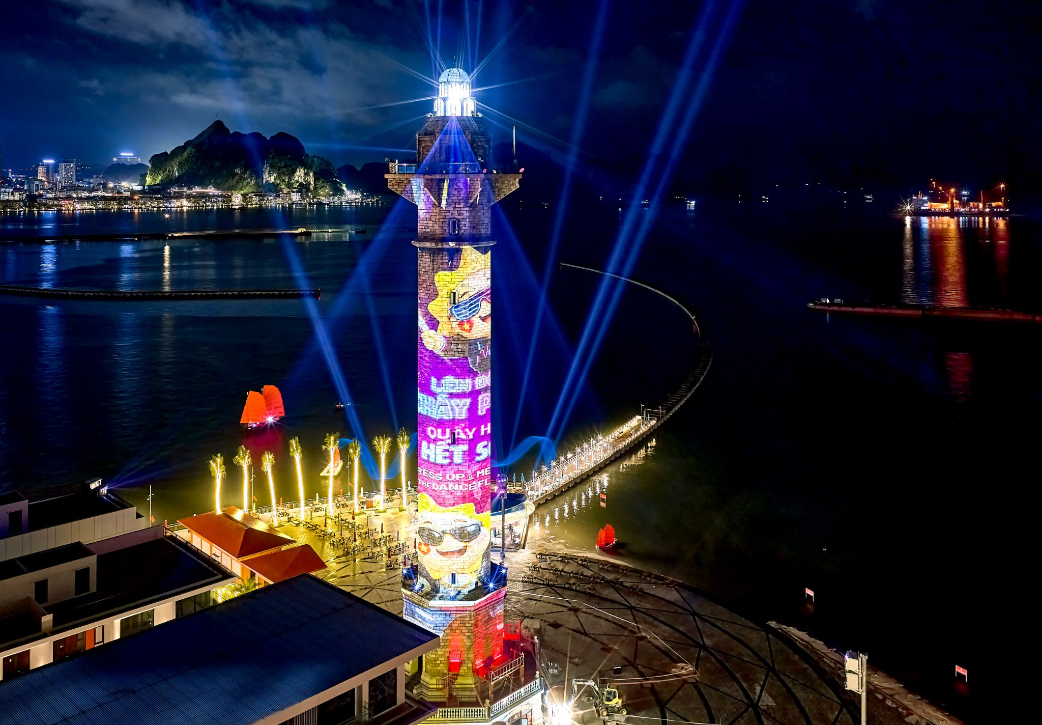 Không chỉ thuận tiện về vị trí, VUI-Fest Hạ Long từ Hải Phòng còn thu hút du khách bởi không gian lễ hội – ẩm thực – giải trí.