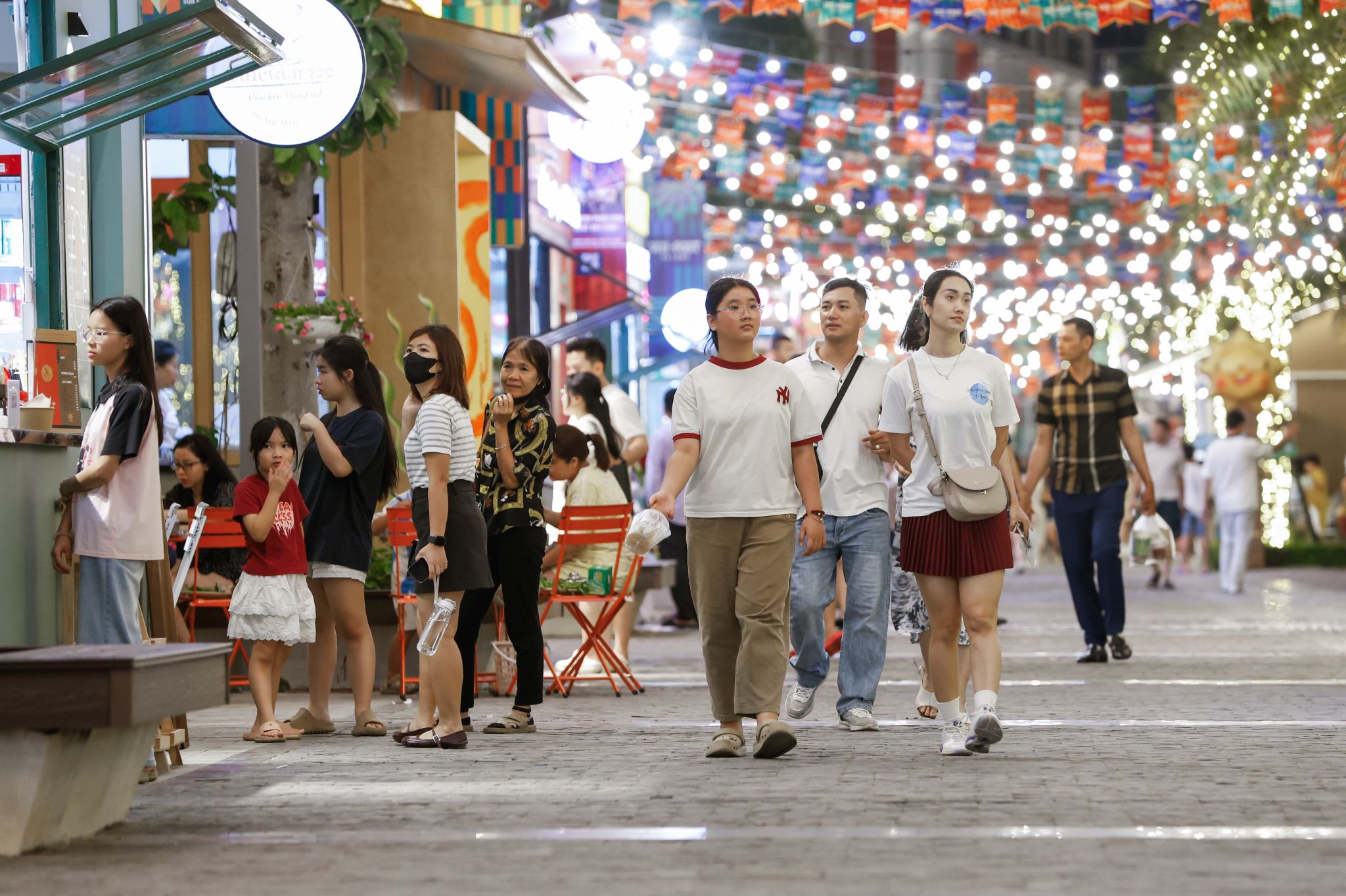 Di chuyển đến VUI-Fest Hạ Long rất thuận tiện nhờ vị trí nằm ngay khu Bãi Cháy – trung tâm du lịch sôi động nhất của thành phố.