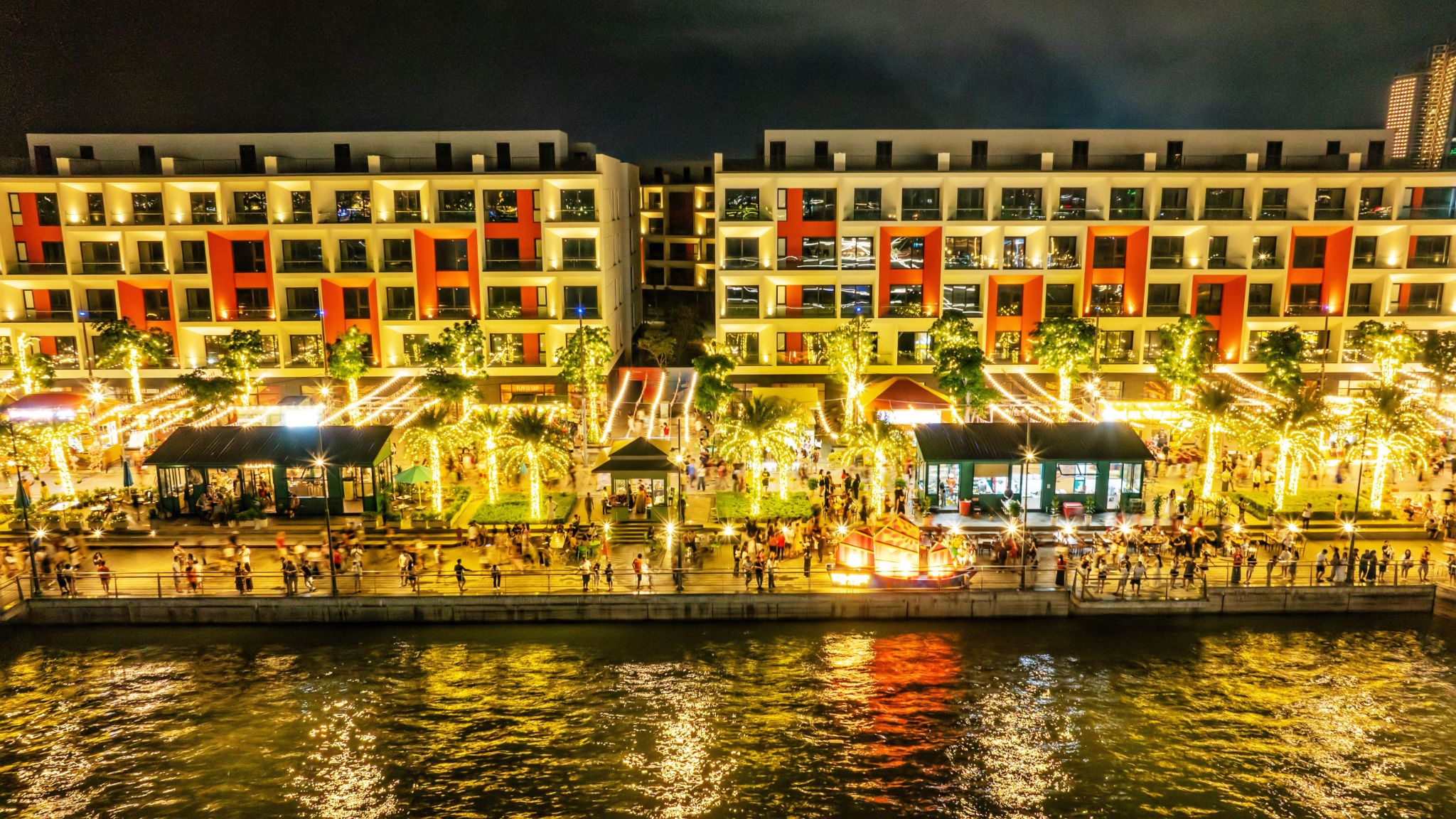 Chợ đêm VUI-Fest Ha Long đang là điểm đến hot trend tại Hạ Long.