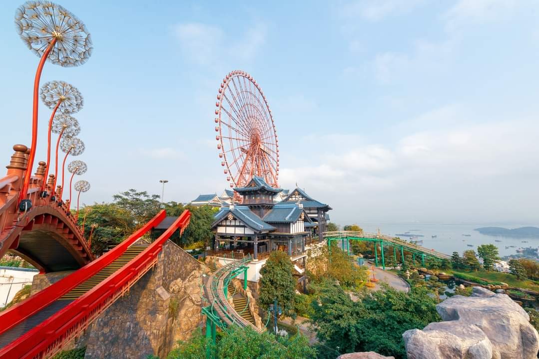 Sun World Ha Long là tổ hợp giải trí đa dạng từ tham quan đến các trò chơi cảm giác mạnh.