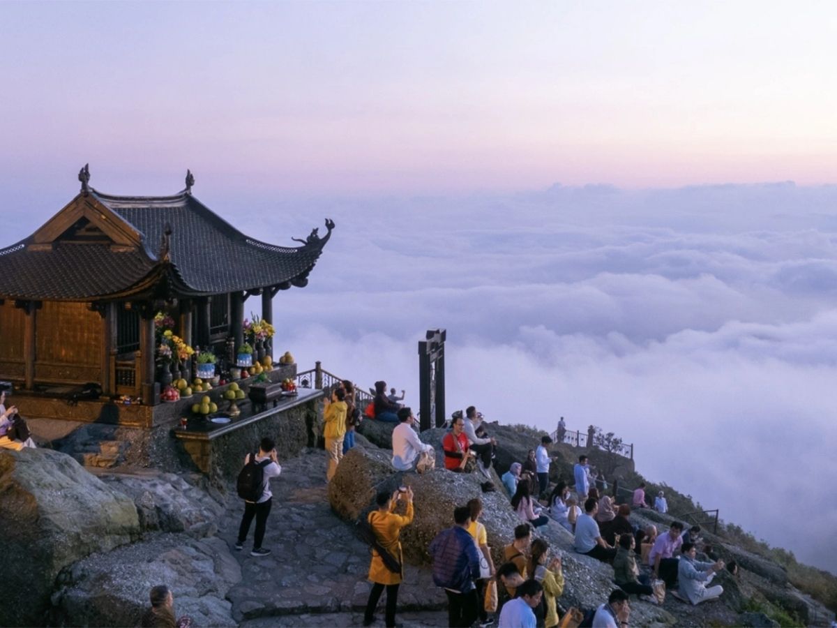 Dù chưa có lịch tổ chức cụ thể cho du lịch Quảng Ninh tháng 12, song các hoạt động văn hóa tại Yên Tử vẫn liên tục diễn ra.