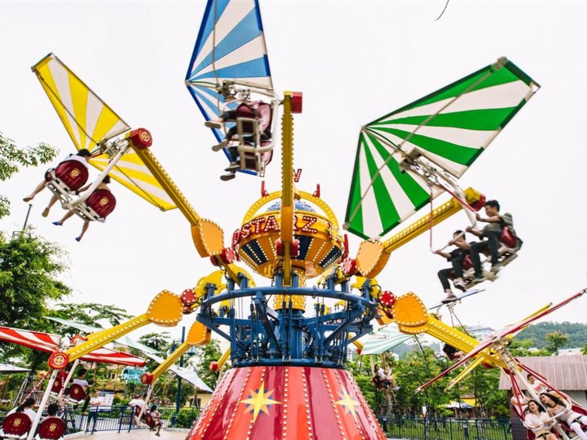 Dragon Park là công viên chủ đề với hàng loạt trò chơi mạo hiểm quy mô lớn