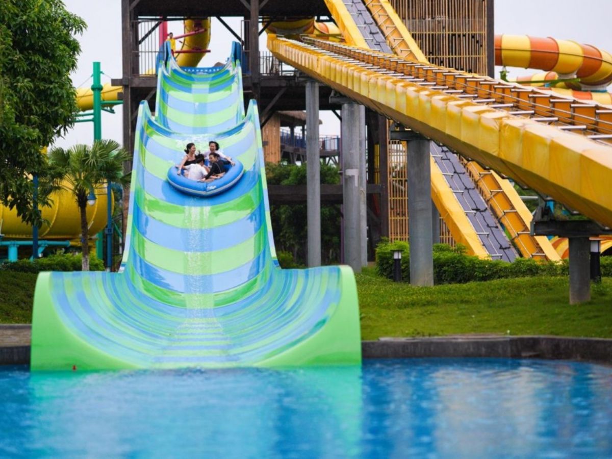 Typhoon Water Park là nơi giải nhiệt đúng nghĩa giữa những ngày nắng cao điểm mùa hè.
