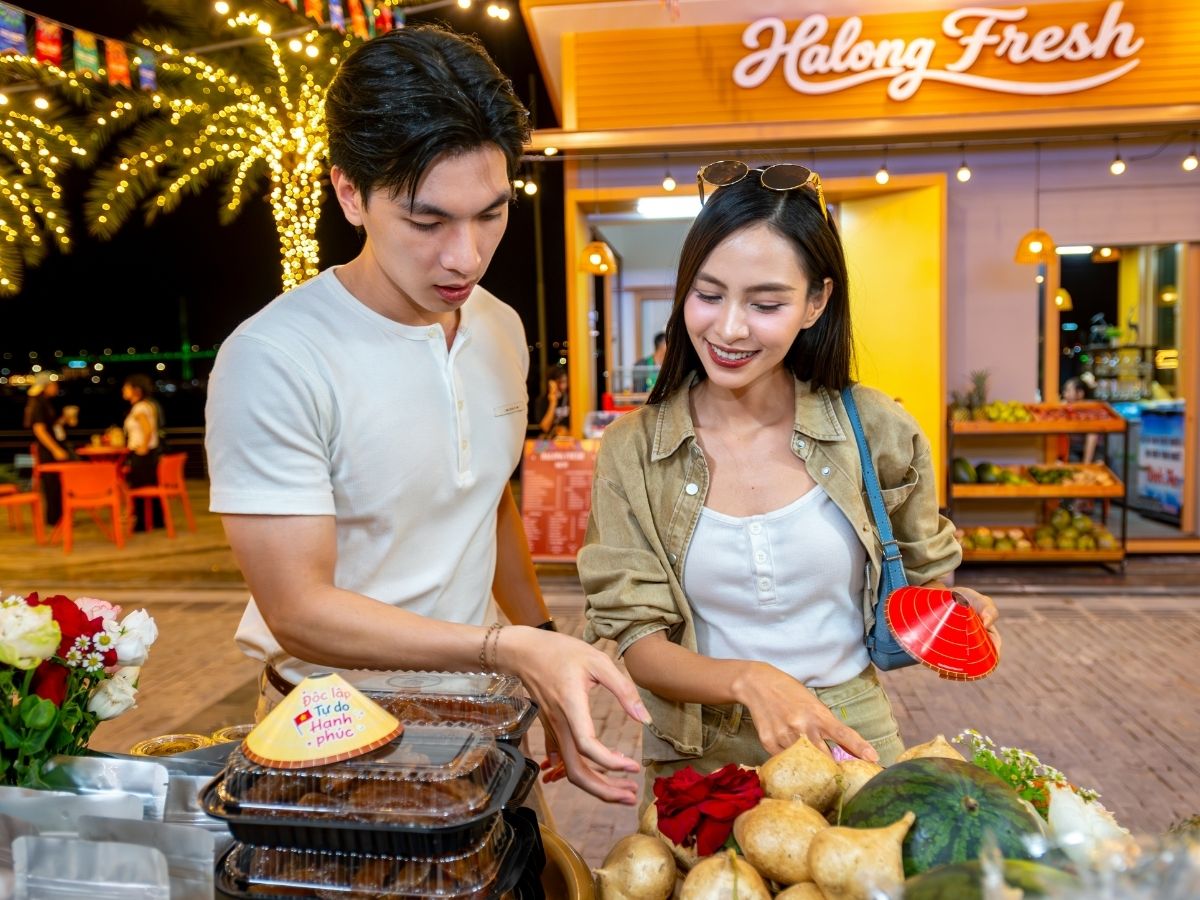 Ha Long's cuisine is quite diverse and easy for the international visitors to find dishes that suit their tastes.