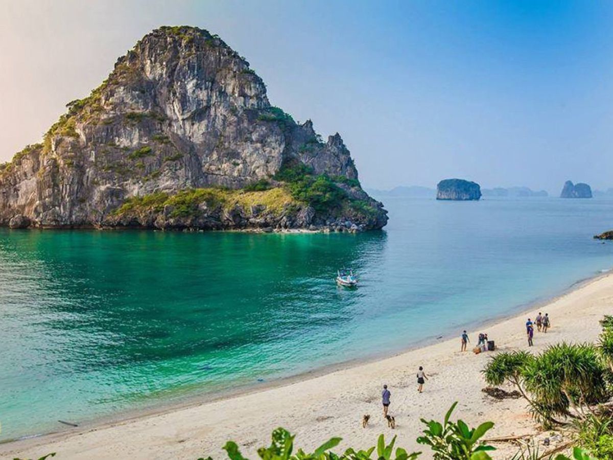 Hành trình tham quan các điểm ấn tượng trên Đảo Mắt Rồng Hạ Long