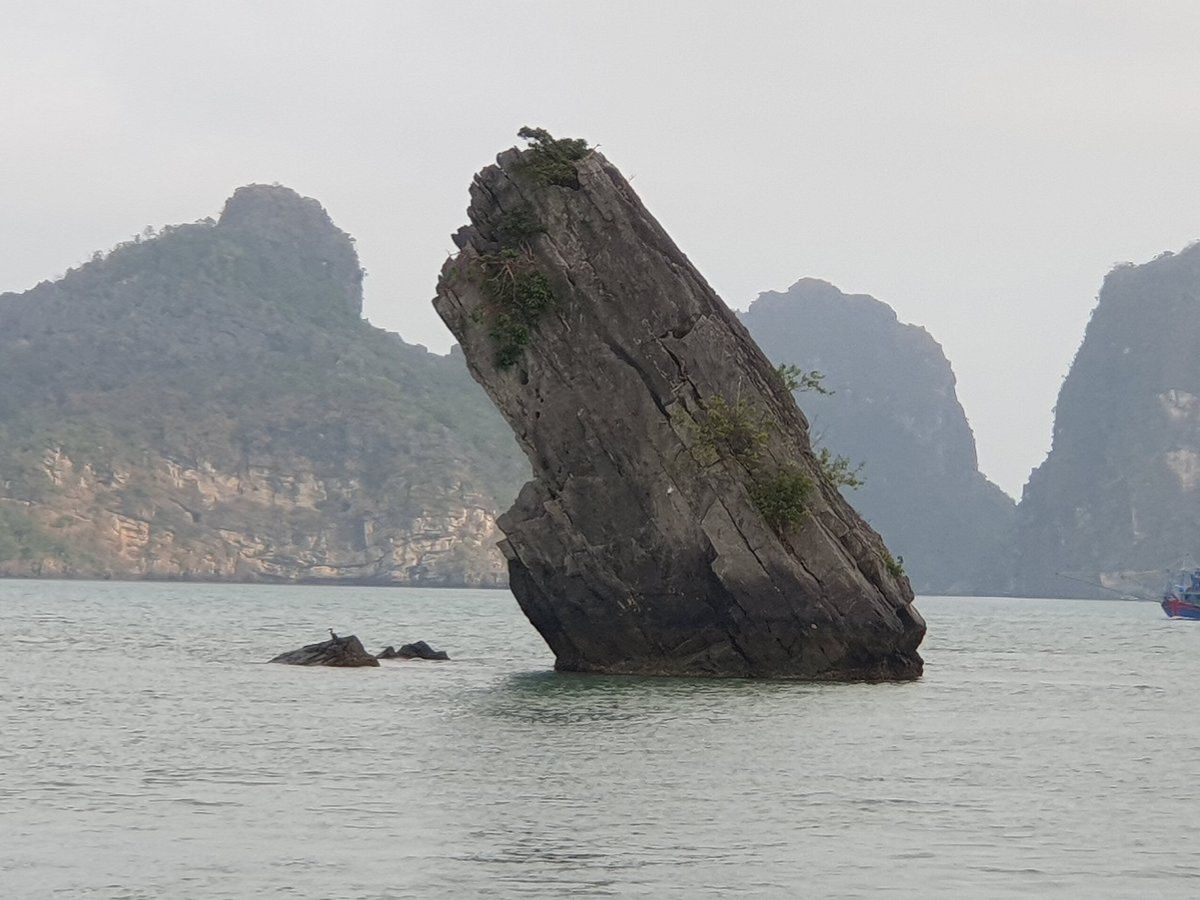 Khám phá Hòn Con Cóc – hình dáng độc đáo đầy kỳ thú.