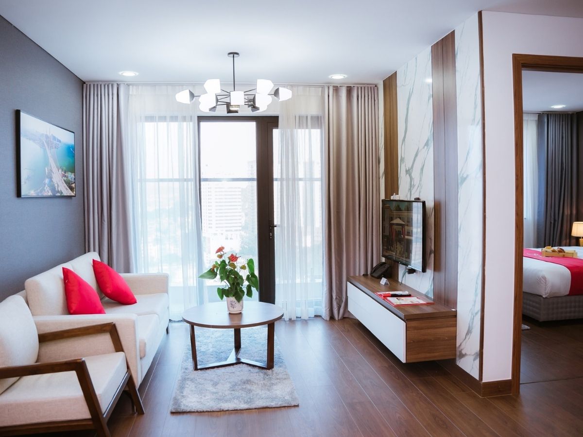 Ramada Suites by Wyndham Hạ Long Bay chia các căn hộ thành ba hạng chính, mang lại những trải nghiệm khác biệt.